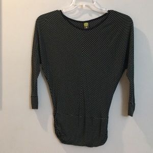 24/7 comfort black & green striped size S. {023}